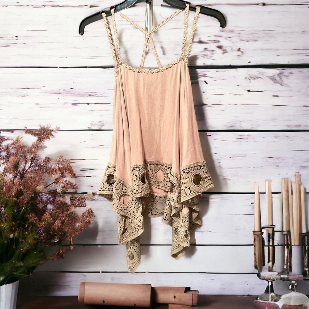 The Clothing Company Tan Lace Boho Sleeveless Top Size Medium